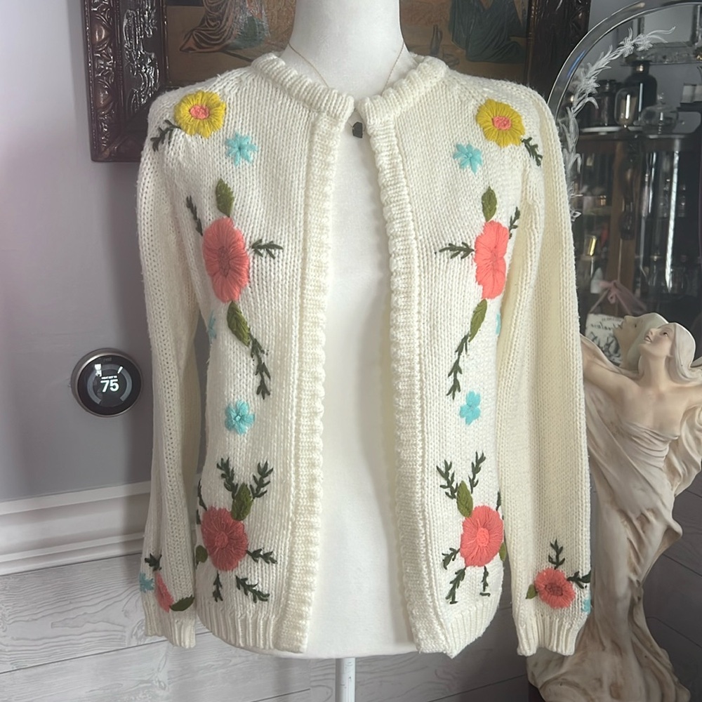 Vintage Miss Holly Embroidered Flower Cardigan SMALL